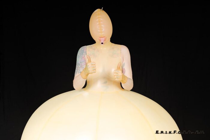 Latex Clothing - Inflatable Ball - DeMasK